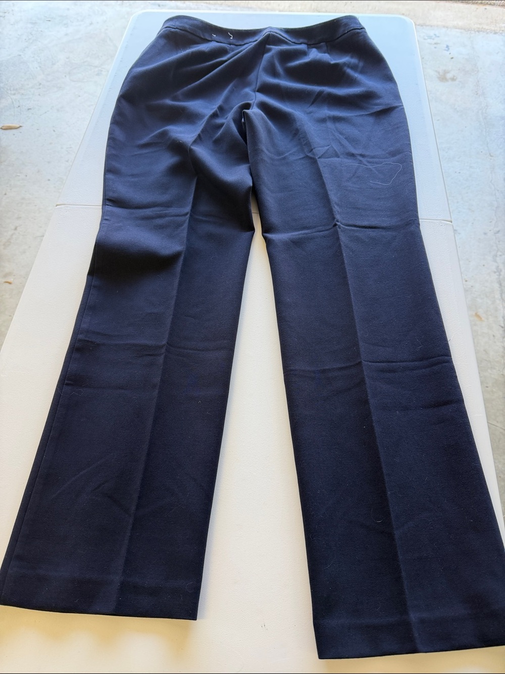 Woman’s Chico Classic Straight-Leg Navy Pants, Size 1.5 Chicos size - Picture 2 of 3